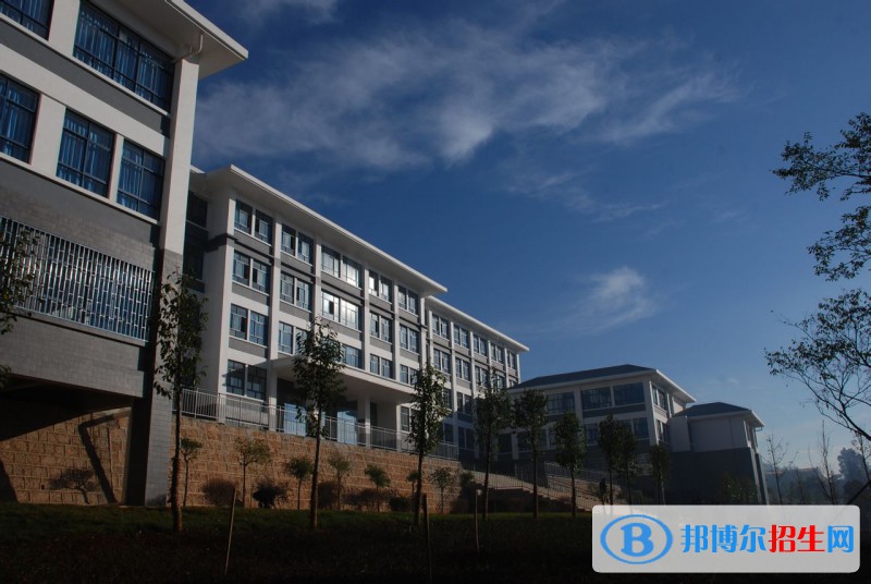 云南省昆明鐵路機(jī)械學(xué)校怎么樣，好不好