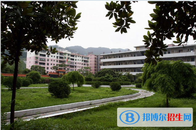 青島外事服務(wù)學校怎么樣、好不好