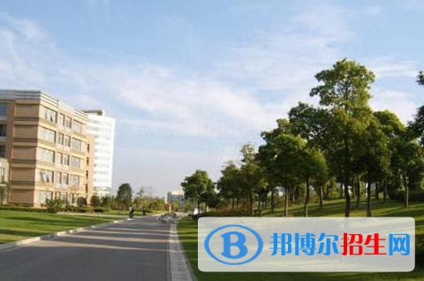 北京房地產職工中等專業(yè)學校2021年報名條件、招生要求、招生對象