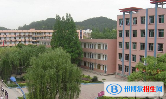 四川2021年沒有初中畢業(yè)可以讀中專學(xué)校嗎