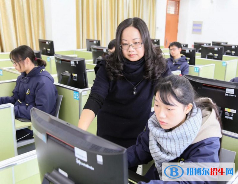 安徽2021年女生上中專學(xué)校學(xué)什么專業(yè)好