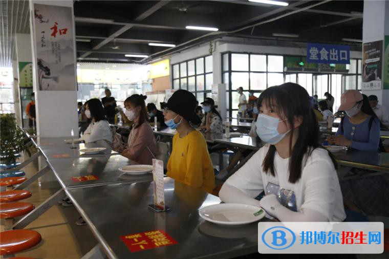 安徽2021年女孩子中專(zhuān)學(xué)什么專(zhuān)業(yè)好找工作