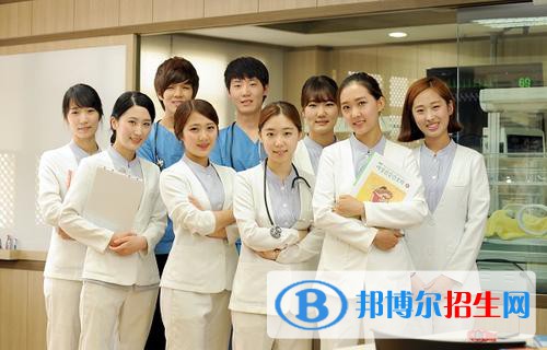 四川2021年男生在護理學校學什么好