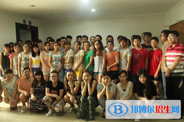 廣西2021年女生中專學什么專業(yè)好找工作