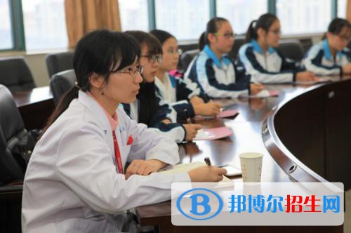 四川2021年護(hù)理學(xué)校是中專還是大專