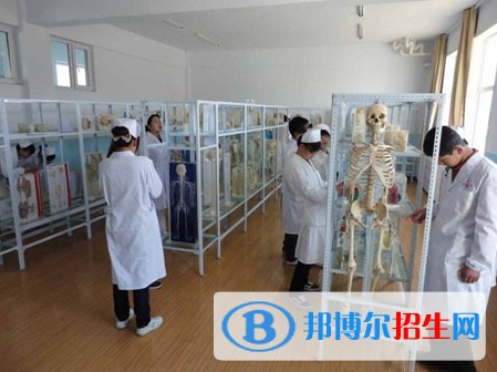 四川2021年護理學校學啥好
