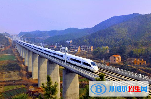 重慶2022年讀鐵路學(xué)?？梢钥即髮W(xué)嗎