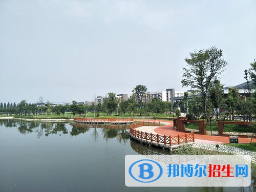 成都2021年中專和專科有什么區(qū)別