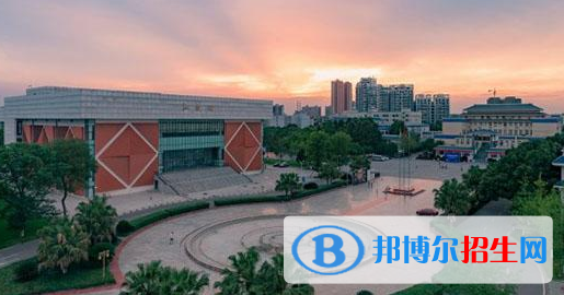 陜西2021年衛(wèi)校中專升大?？际裁? width=