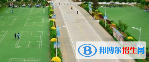 成都2021年中專文憑和高中文憑哪個好