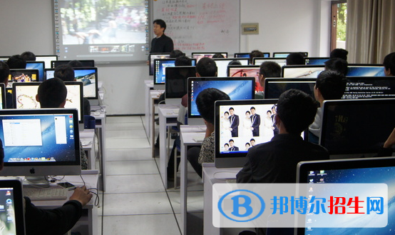 貴陽(yáng)2021年計(jì)算機(jī)學(xué)校畢業(yè)是什么文憑
