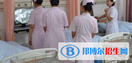 成都2021年在護(hù)理學(xué)校學(xué)什么專業(yè)好