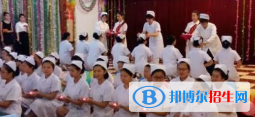 成都2021年適合女生的護(hù)理學(xué)校