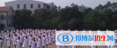成都2021年護(hù)理學(xué)校和職高哪個(gè)好