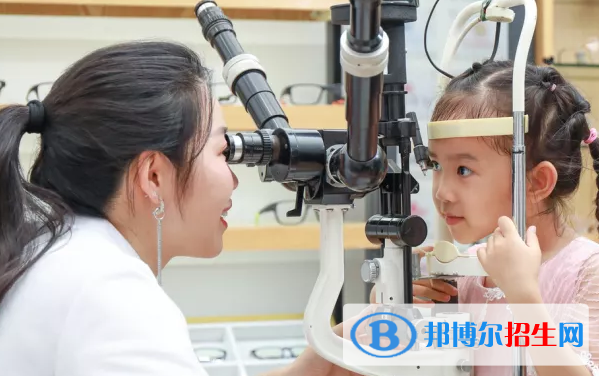 貴州2021年中專學(xué)校什么專業(yè)適合女生