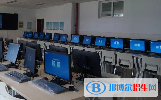 杭州2021年計算機(jī)學(xué)校有男生嗎