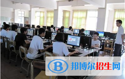 杭州2021年哪個計(jì)算機(jī)學(xué)校最好