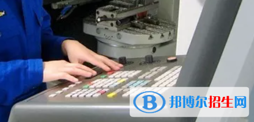 四川2021年計(jì)算機(jī)學(xué)校學(xué)什么比較好