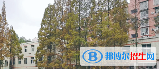 成都市恒輝技工學(xué)校2022年報名條件、招生要求、招生對象