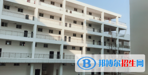 成都信息技術學校2022年招生辦聯(lián)系電話