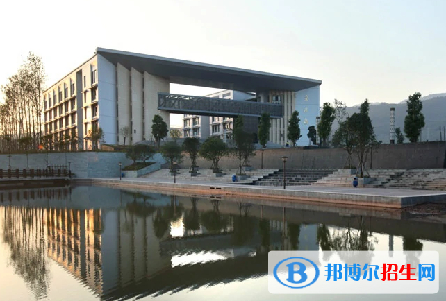 重慶機電工業(yè)學校2022年招生辦聯(lián)系電話