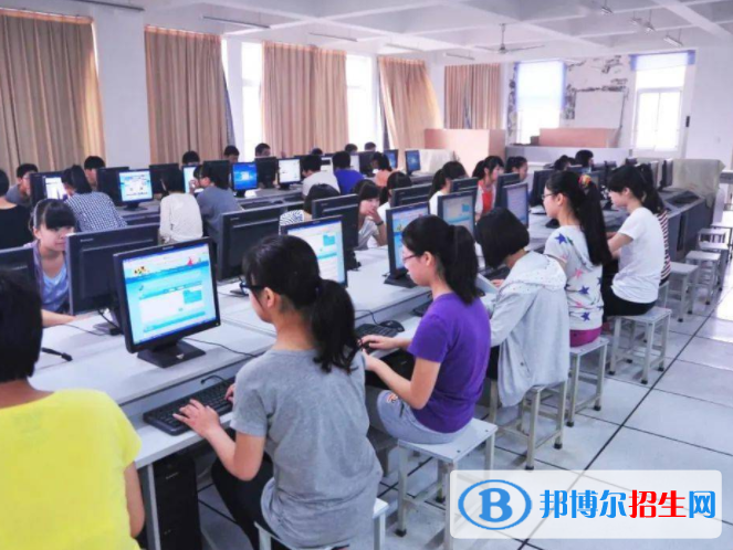 重慶2022年電子商務學校有什么專業(yè)適合女生