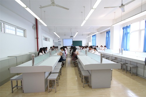 四川長江職業(yè)學院2022年招生辦聯(lián)系電話