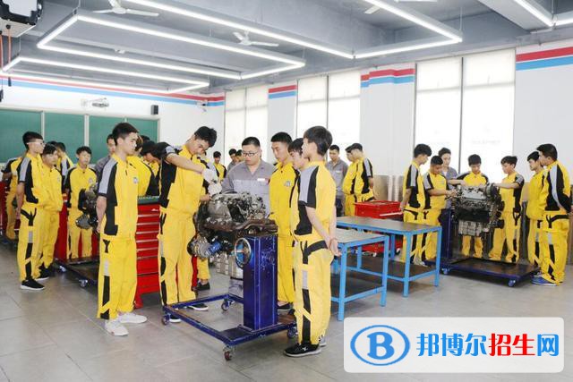四川2022年初中生報(bào)什么汽修學(xué)校最好