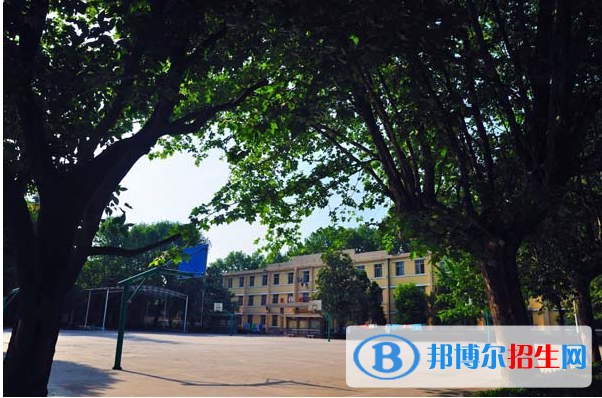 陜西藍天民航技師學(xué)院2022年招生辦聯(lián)系電話