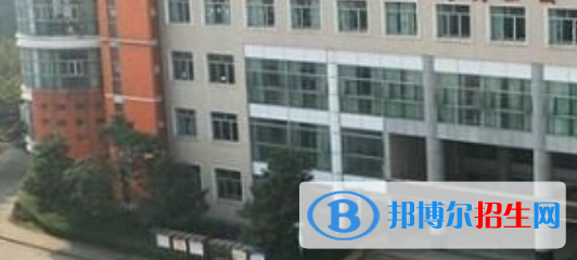 四川省衛(wèi)生學(xué)校2022年學(xué)費(fèi)、收費(fèi)多少