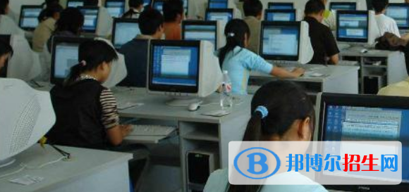 成都2022年計算機學校有女生嗎