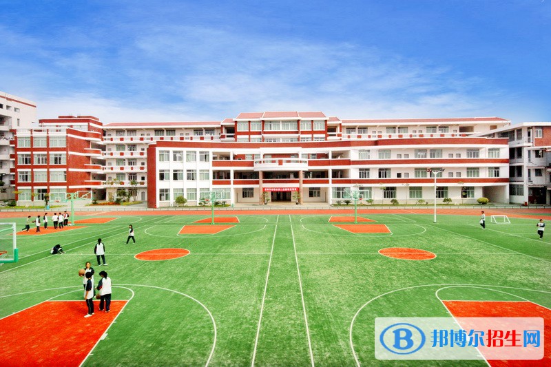 四川2022年中專學(xué)校學(xué)費多少錢