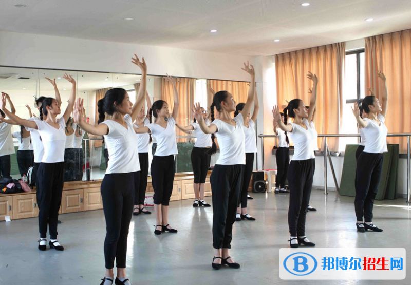 ?石家莊華韻藝術(shù)中專(zhuān)學(xué)校2022年報(bào)名條件、招生要求、招生對(duì)象