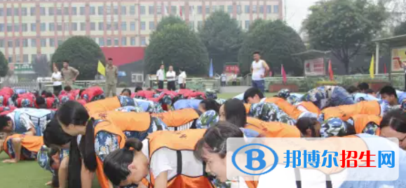 成都希望職業(yè)學(xué)校2022年學(xué)費、收費多少