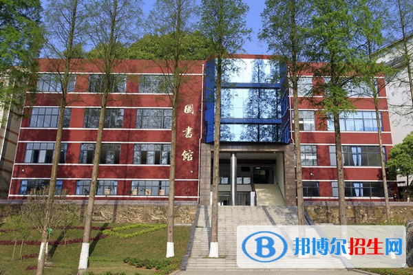 四川省食品藥品學(xué)校2022年學(xué)費、收費多少