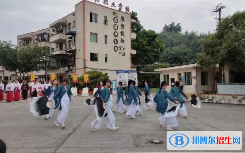 樂(lè)山振興中等職業(yè)學(xué)校2022年報(bào)名條件、招生要求、招生對(duì)象