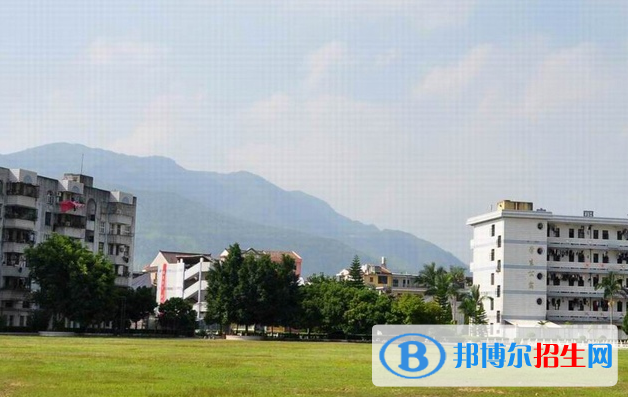 樂山市中區(qū)育賢中等職業(yè)學(xué)校2022年報(bào)名條件、招生對(duì)象