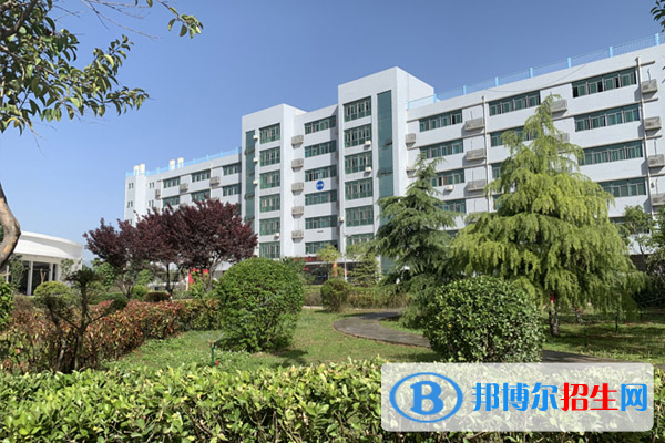 西安高新技師學(xué)院2022年招生辦聯(lián)系電話(huà)