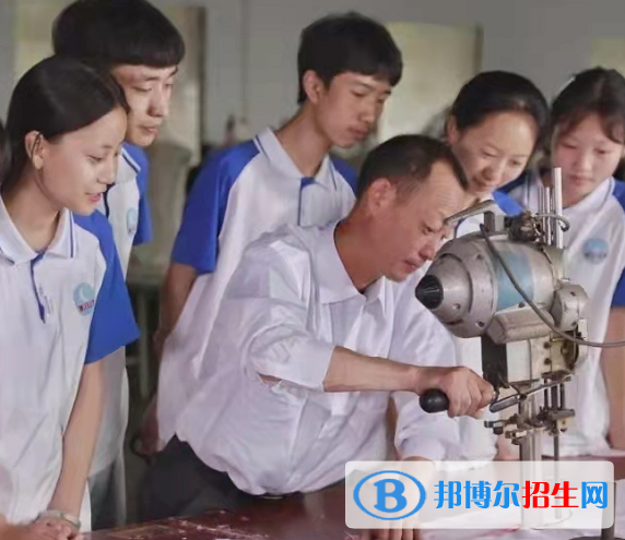 樂山欣欣藝術(shù)職業(yè)學(xué)校2022年招生簡章