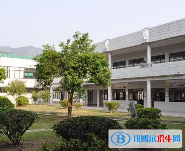 保山市隆陽(yáng)區(qū)職業(yè)技術(shù)學(xué)校2022年學(xué)費(fèi)、收費(fèi)多少