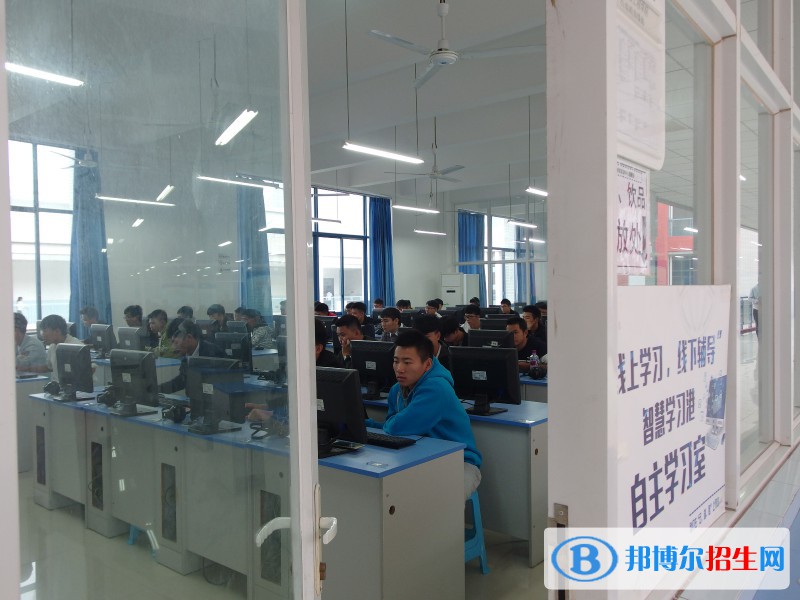 重慶2022年女生學什么電子商務學校好