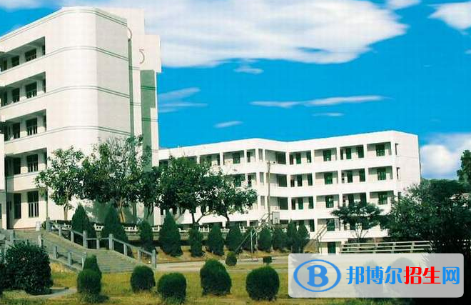 石家莊中美經(jīng)貿(mào)中等專業(yè)學(xué)校怎么樣、好不好