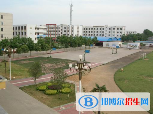 眉山交通技工學(xué)校2022年學(xué)費、收費多少 