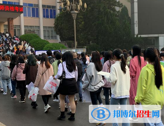 宜賓縣高場職業(yè)中學(xué)2022年招生辦聯(lián)系電話