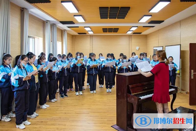 金昌市理工中等專業(yè)學(xué)校2022年學(xué)費、收費多少