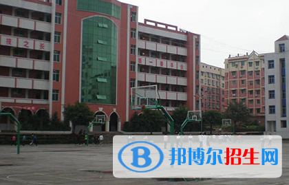 南充市技工學(xué)校2022年學(xué)費(fèi)、收費(fèi)多少