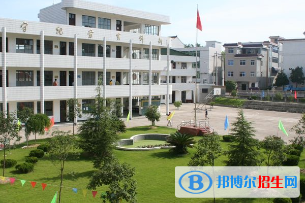 隆昌幼兒師范學(xué)校2022年報名條件、招生要求、招生對象