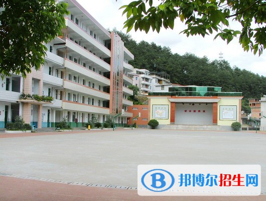 筠連縣城南職業(yè)中學(xué)校2022年學(xué)費(fèi)、收費(fèi)多少