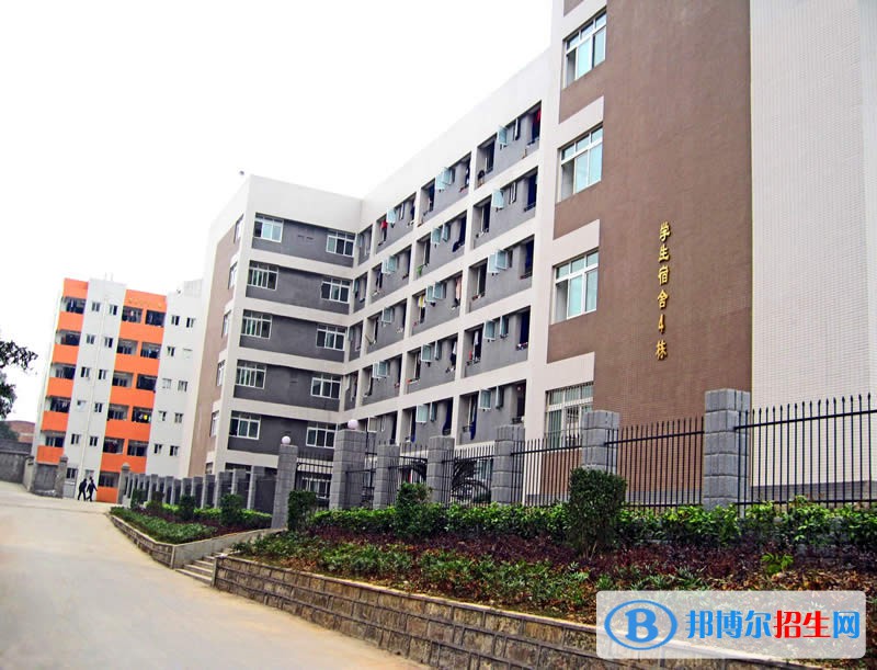 內(nèi)江機(jī)電學(xué)校2022年學(xué)費(fèi)、收費(fèi)多少