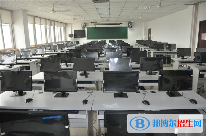河北2022年現(xiàn)在計(jì)算機(jī)學(xué)校學(xué)什么專業(yè)好